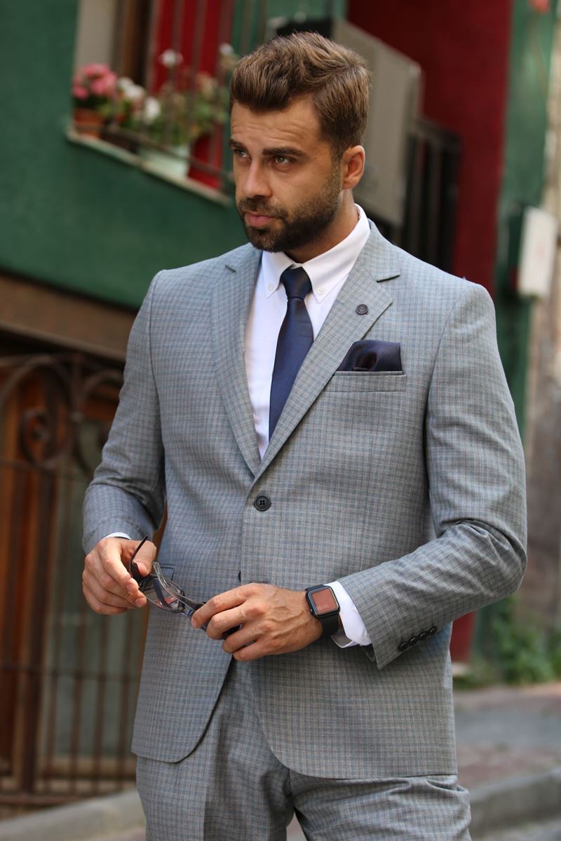 Picture of GRAY SQUARE PATTERNED SUIT