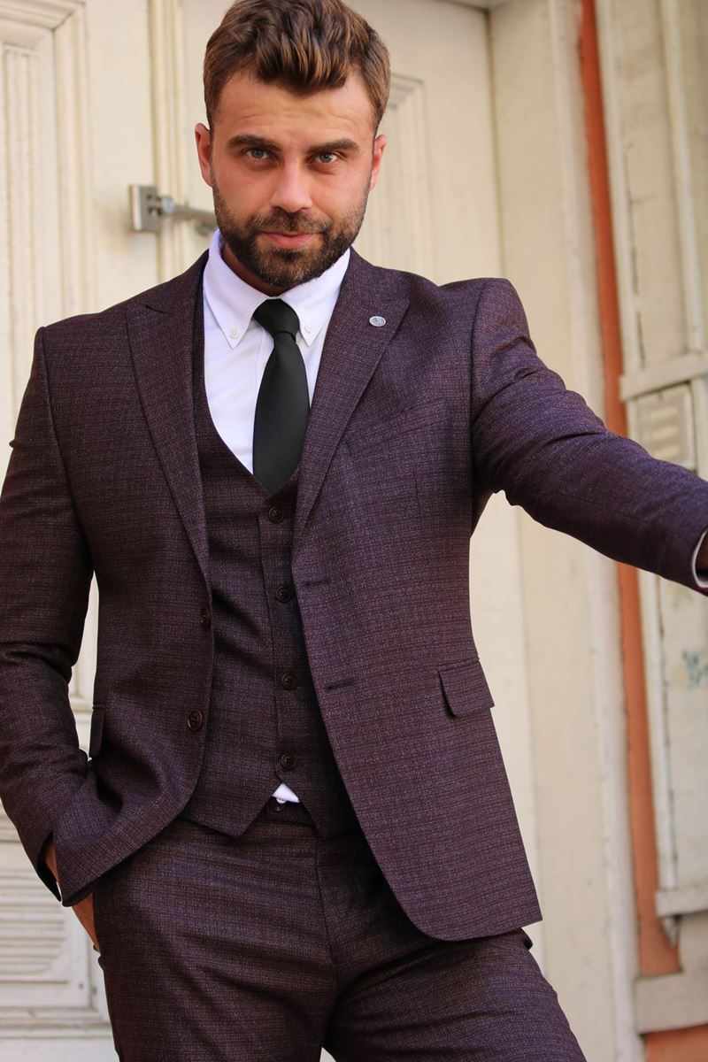 Picture of MAROON PLAIN PATTERNED SUIT