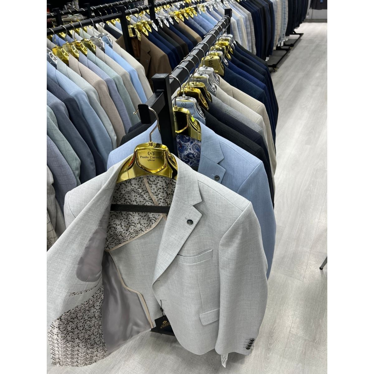 DESENLİ ASTARLI DÜZ TAKIM ELBİSE resmi